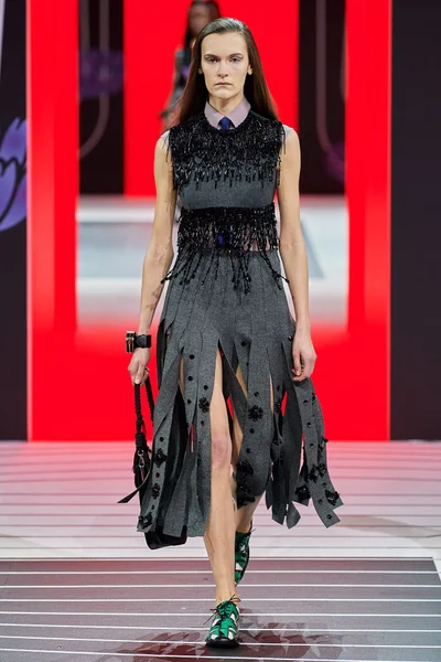 Look 50